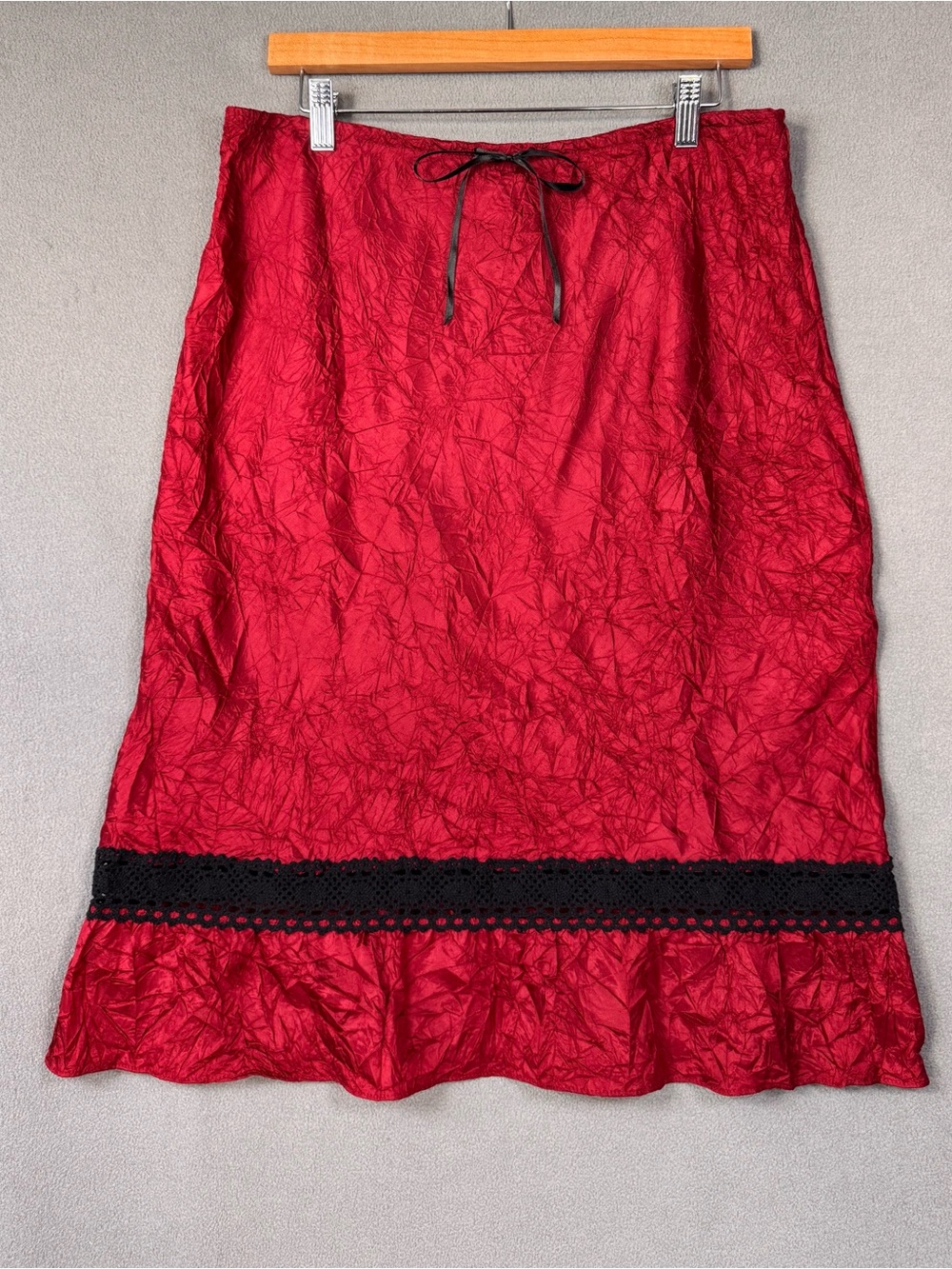 Vintage 90’s Tracy Evans Deep Red Crinkle Pencil Skirt, Black Crochet Lace Trim
